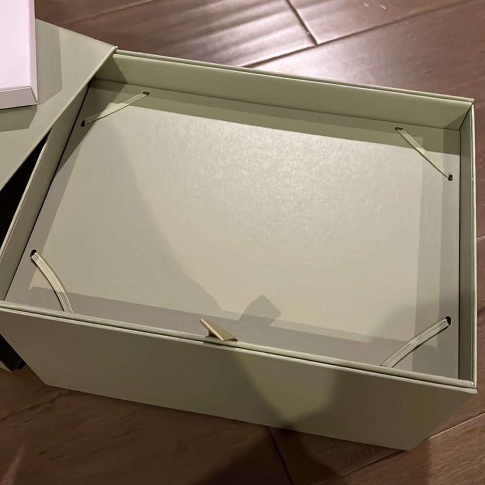 Authentic Van Cleef & Arpels Empty Gift Box - image 3